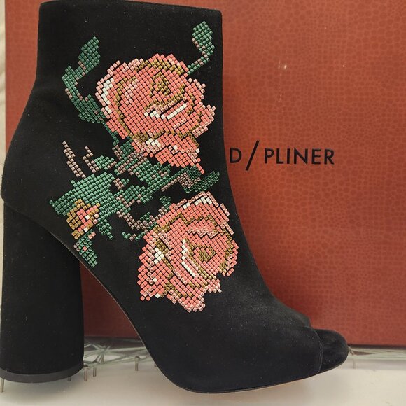 Donald Pliner "Barri" Suede Leather Open Toed Booties. NIB. Size: various - Picture 5 of 16